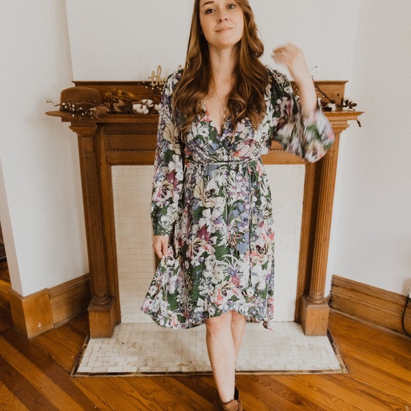 Beautiful floral long sleeve midi wrap dress - Picture 8 of 15